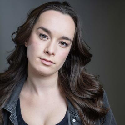 CAROLINE GRAHAM Headshot