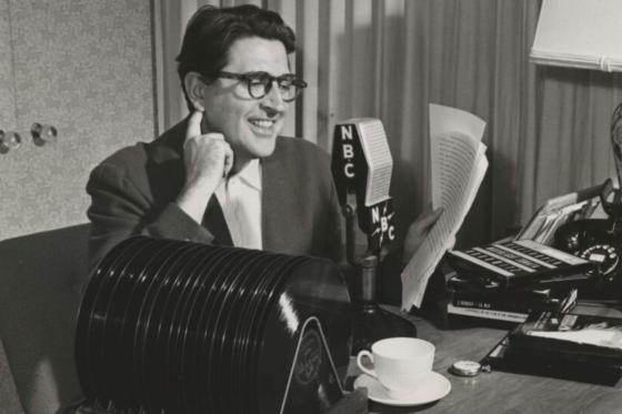 Image of Meredith Willson recording for his radio program